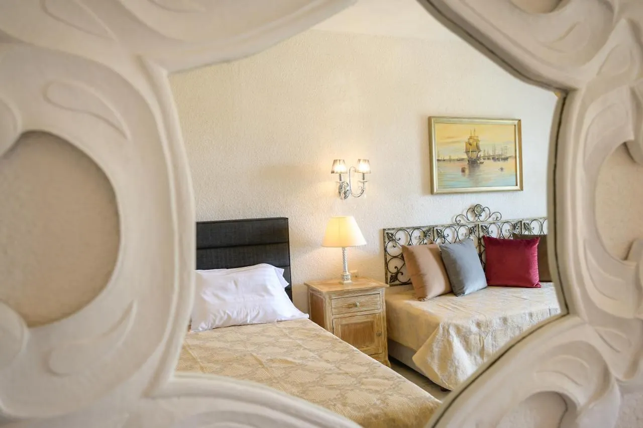 Leandros Hotel Nea Roda